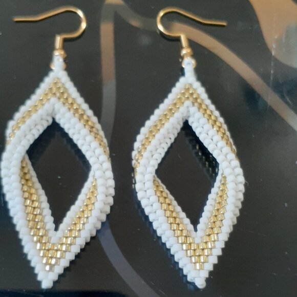 Boucle d'oreille Mini-perles Delica Or et blanche - Picture 2 of 2